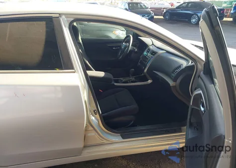 2013 Nissan Altima 2.5 S z USA, uszkodzony, nr VIN 1N4AL3AP8DN496575